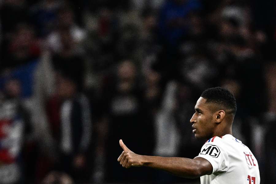 Lyon e Toulouse empatam com gols dos brasileiros Tetê e Rafael Ratão