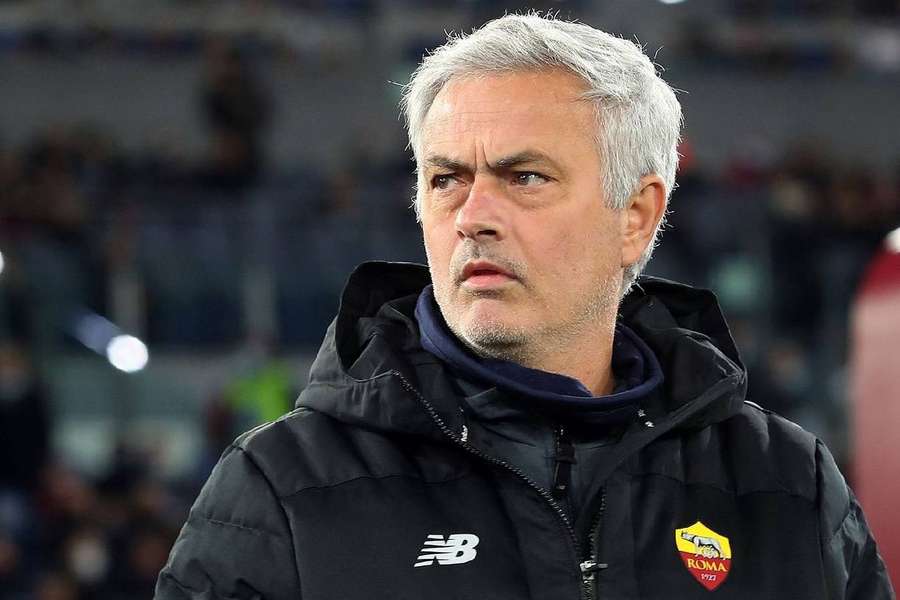 "Napoli já venceu a Série A italiana", diz Mourinho antes de clássico