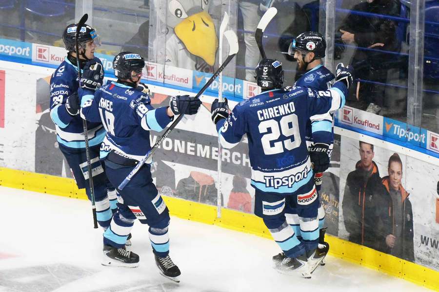 Nitra poskočila na prvé miesto. Nitra poskočila na prvé miesto.