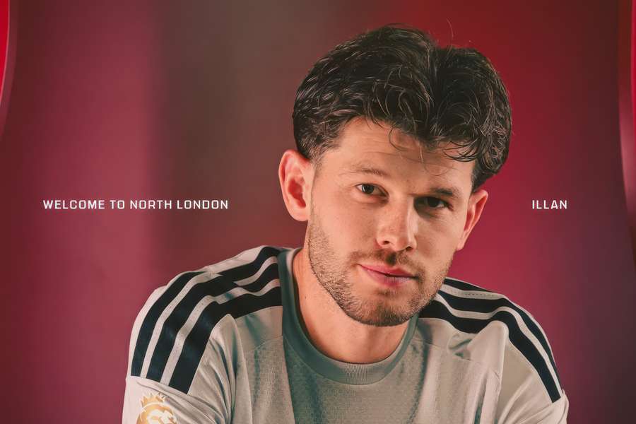 Arsenal sfinalizował transfer bramkarza Illana Mesliera na zasadzie wolnego transferu Arsenal sfinalizował transfer bramkarza Illana Mesliera na zasadzie wolnego transferu
