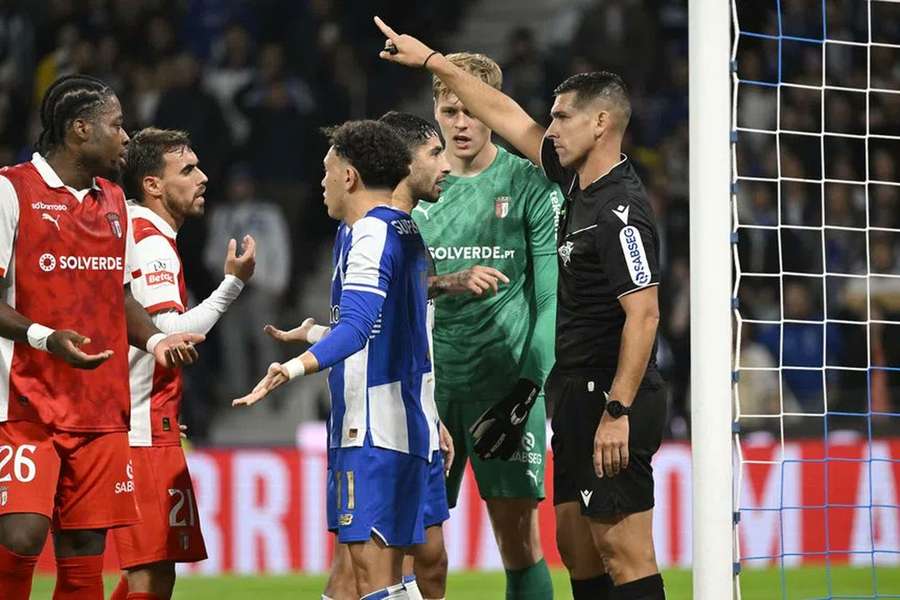 Fábio Veríssimo foi o árbitro do FC Porto-SC Braga Fábio Veríssimo foi o árbitro do FC Porto-SC Braga