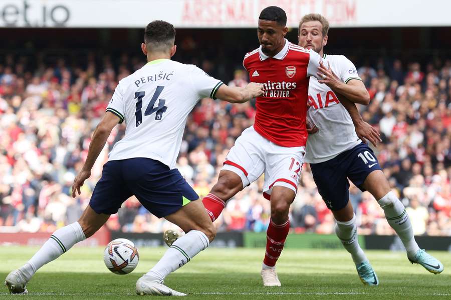 Arteta urges Saliba to focus on himself amid Van Dijk comparisons