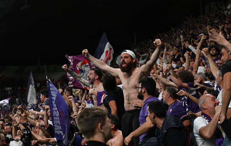 Fiorentina fans celebrate their equalising goal