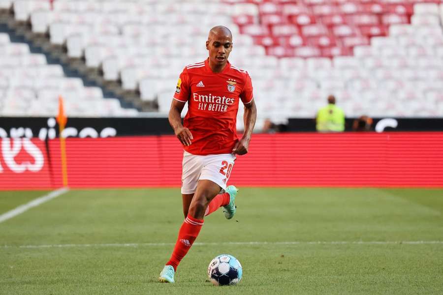 João Mário deja el Benfica