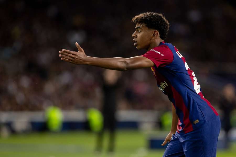Yamal joins Draxler in elite Champions League milestone