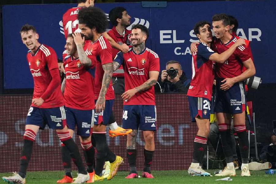 Los jugadores de Osasuna celebran el gol que sentenciaba la victoria 