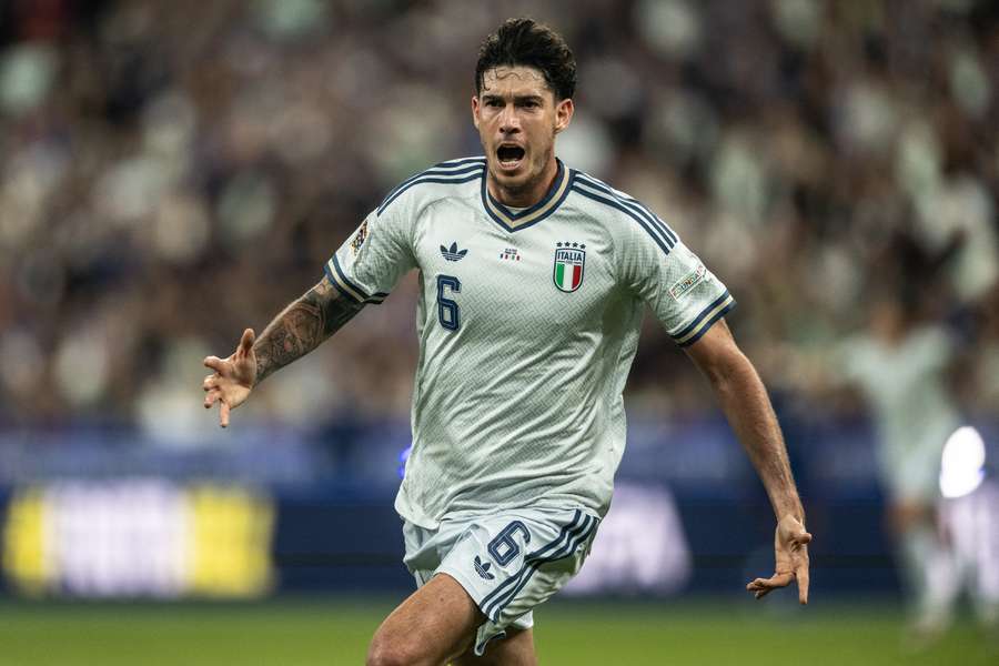 Alessandro Bastoni ao serviço da seleção italiana Alessandro Bastoni ao serviço da seleção italiana
