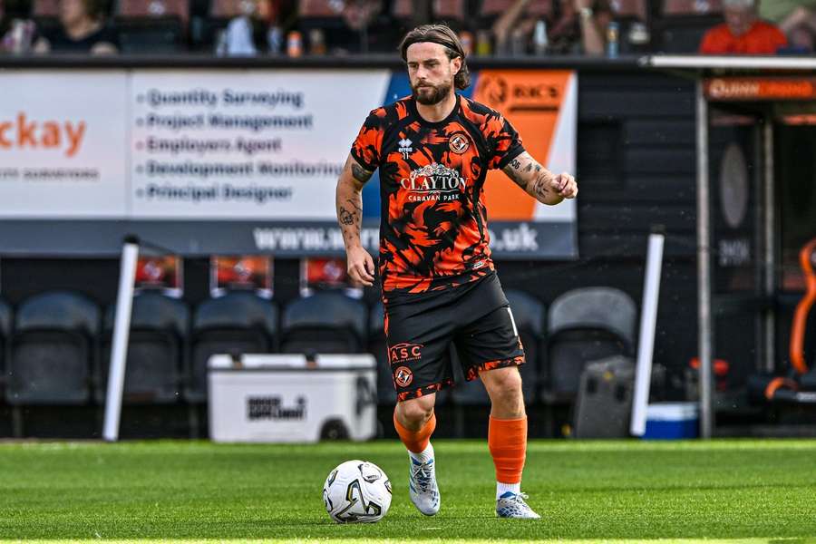 Will Ferry v dresu Dundee United. Will Ferry v dresu Dundee United.