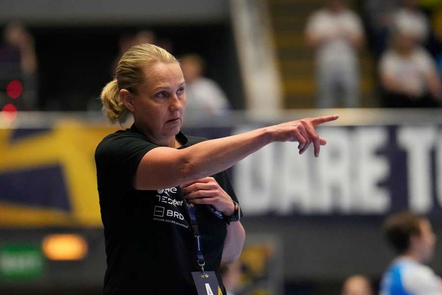 Helle Thomsen, as expected, got a debut win against Iceland