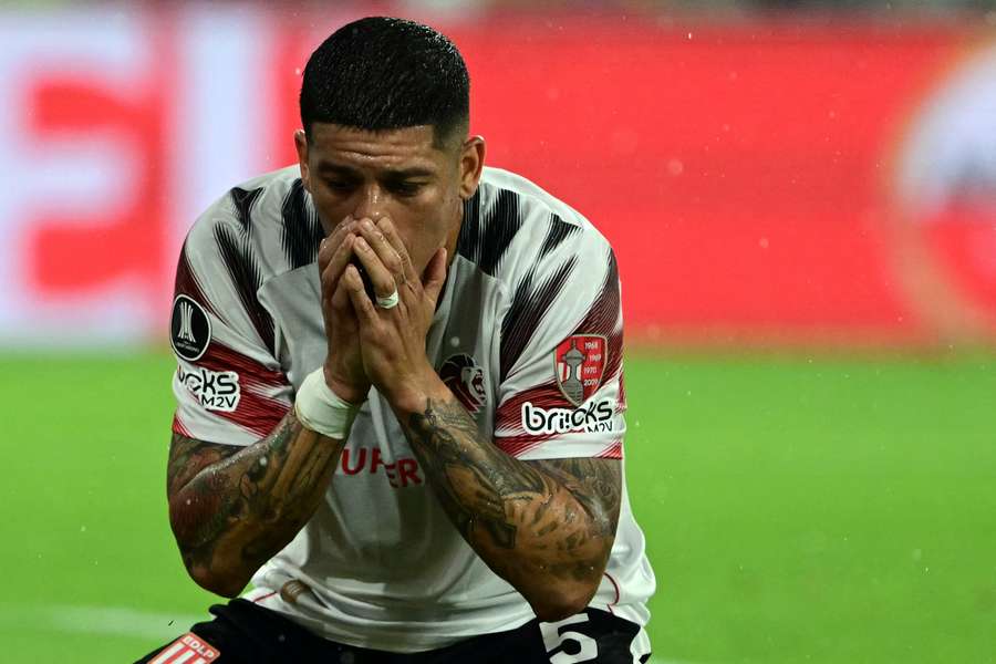 Rojo teve escalação permitida após recurso do Estudiantes no Tribunal Arbitral do Esporte Rojo teve escalação permitida após recurso do Estudiantes no Tribunal Arbitral do Esporte