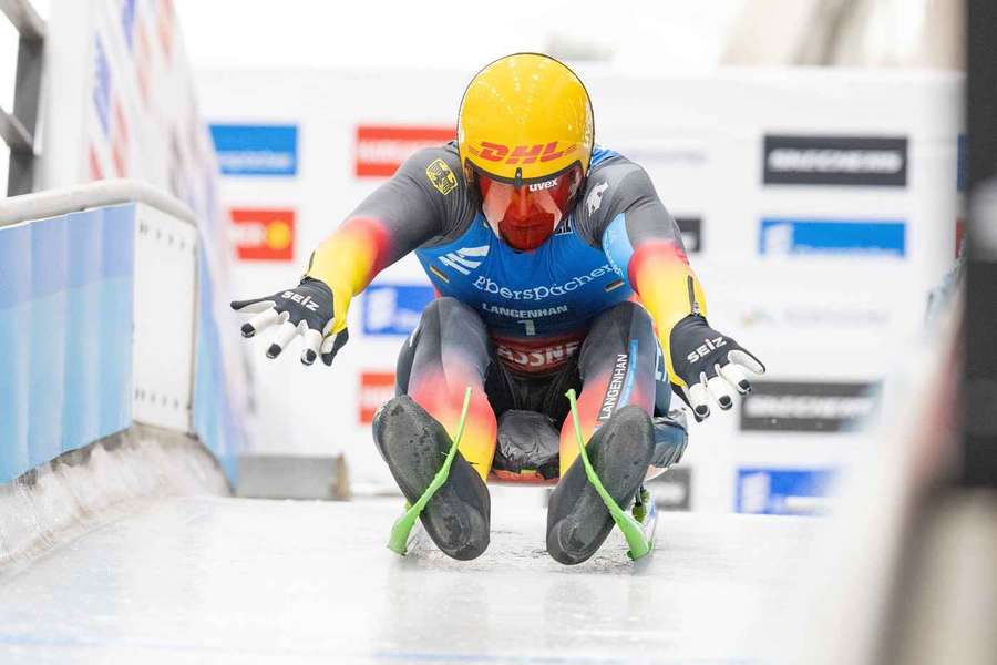 Max Langenhan bleibt an der Spitze des Rodel-Weltcups.