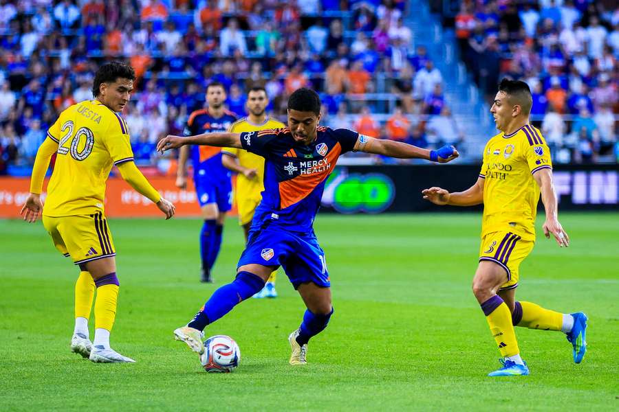 Orlando City sofreu pesada derrota
