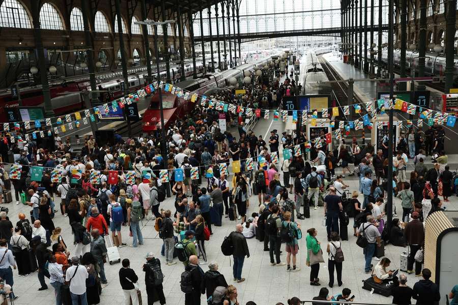 Drukte op Gare du Nord in Parijs