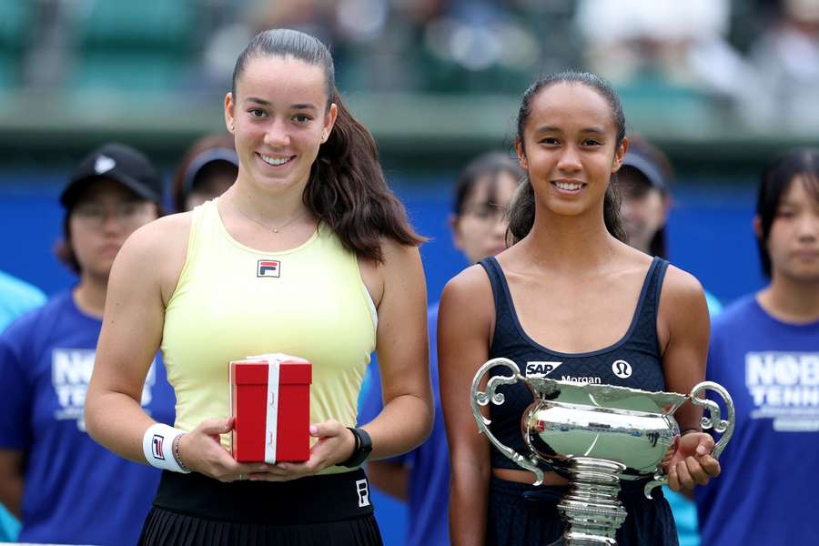 Fernandez (R) alongside Valentova after the match Fernandez (R) alongside Valentova after the match