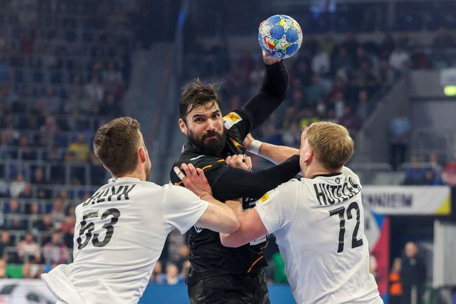 Mistrzostwa Europy w piłce ręcznej: Austria eliminuje Hiszpanię w ostatniej sekundzie (33-33)