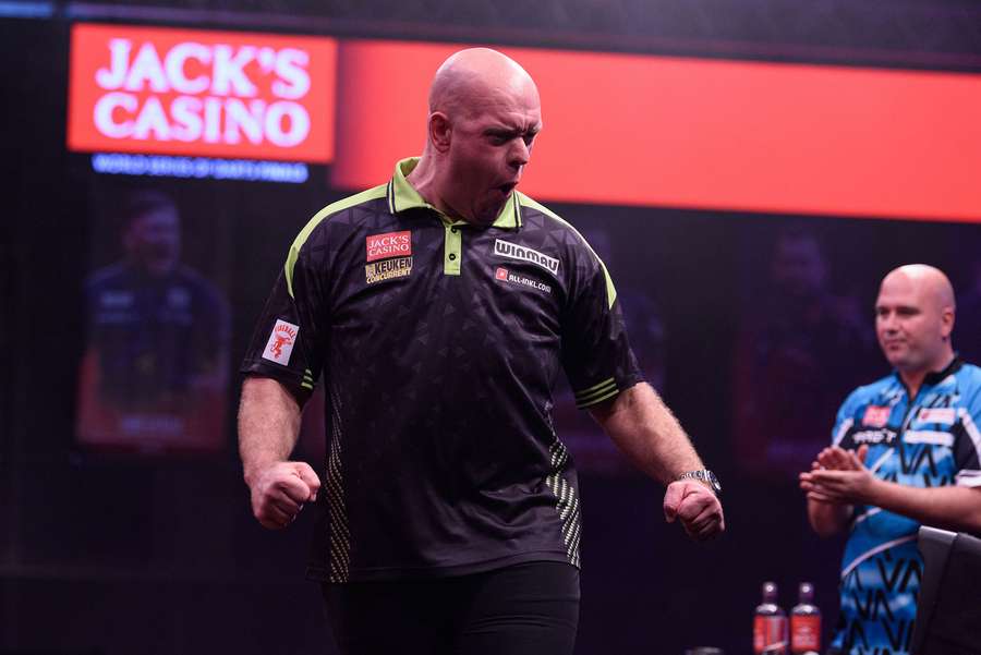 Van Gerwen sets up blockbuster Humphries showdown in Amsterdam