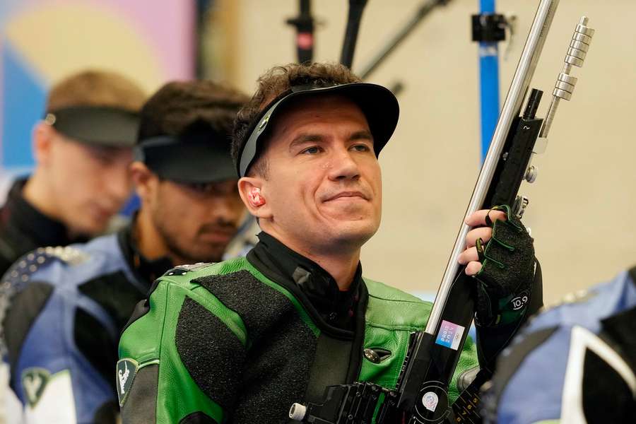 Złoty medal i rekord świata Bartnika w karabinie z trzech postaw na 300 m na MŚ w strzelectwie Złoty medal i rekord świata Bartnika w karabinie z trzech postaw na 300 m na MŚ w strzelectwie