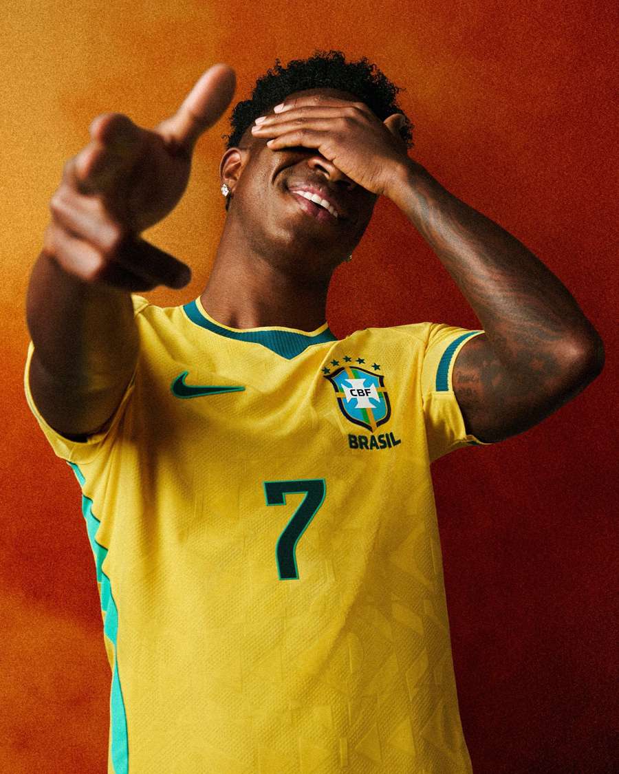 Vini Jr. foi um dos garotos-propaganda do novo uniforme amarelo da Seleção