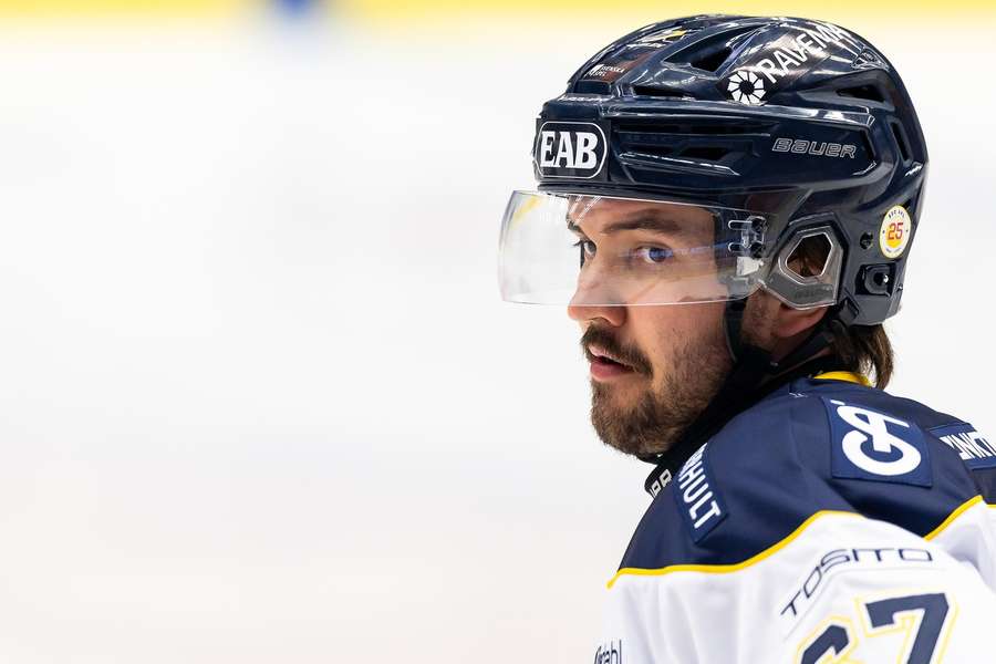 Oliwer Kaski im Trikot von HV71.