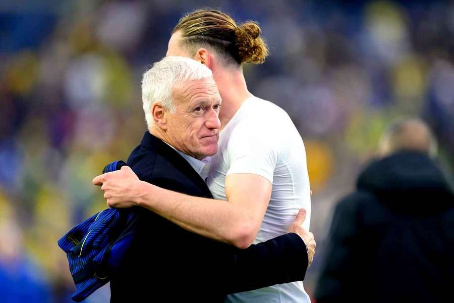 Schwierige Zeit für Deschamps (l.) Schwierige Zeit für Deschamps (l.)