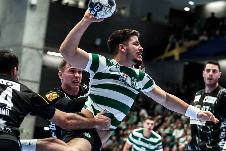 Sporting lutou ferozmente