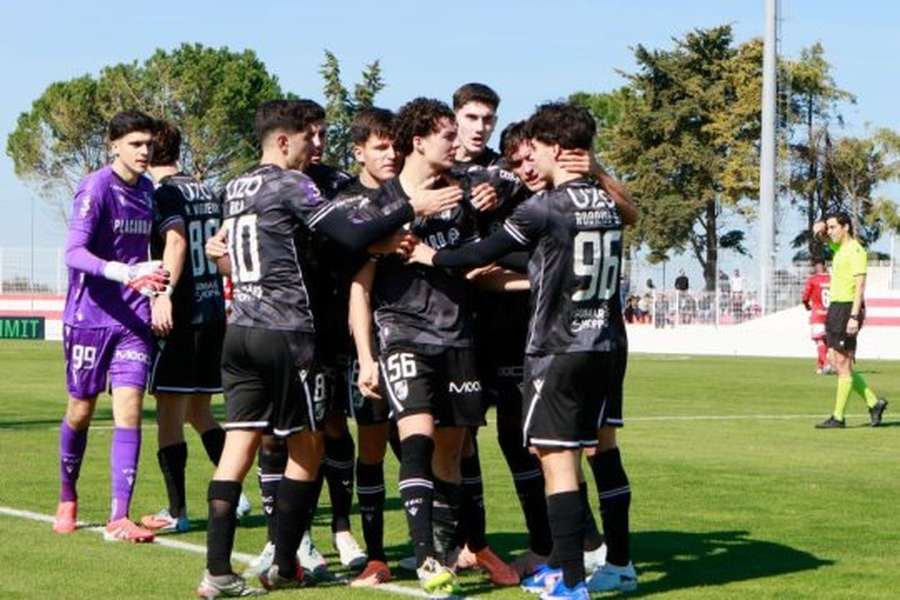 A festa dos jogadores do Vitória SC B