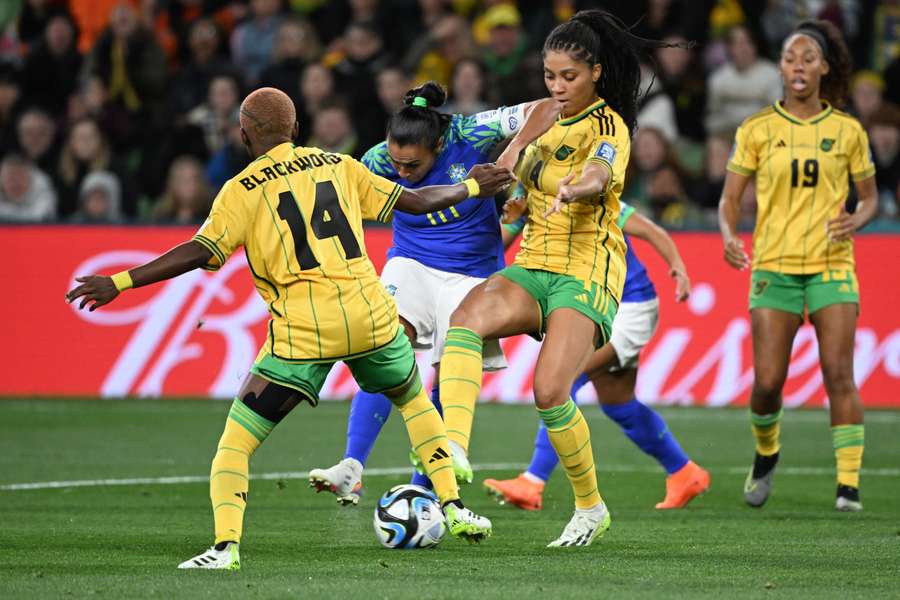 A estrela do Brasil não conseguiu furar a retranca jamaicana A estrela do Brasil não conseguiu furar a retranca jamaicana
