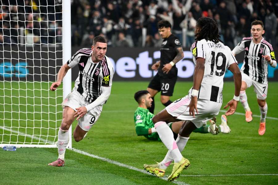 Dusan Vlahovic celebra el gol del empate Dusan Vlahovic celebra el gol del empate