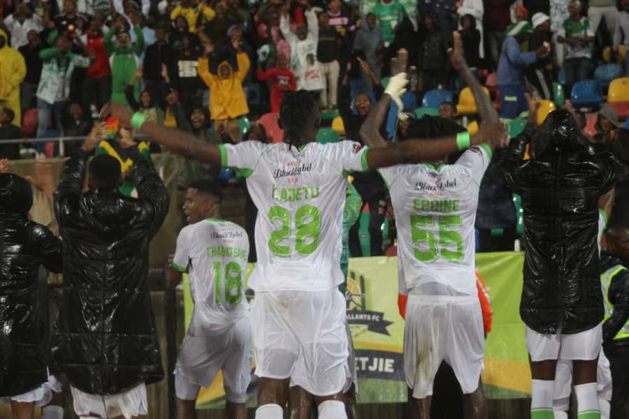 Marumo Gallants defeated Lamontville Golden Arrows on penalties in their Carling Knockout semi-final. Marumo Gallants defeated Lamontville Golden Arrows on penalties in their Carling Knockout semi-final.