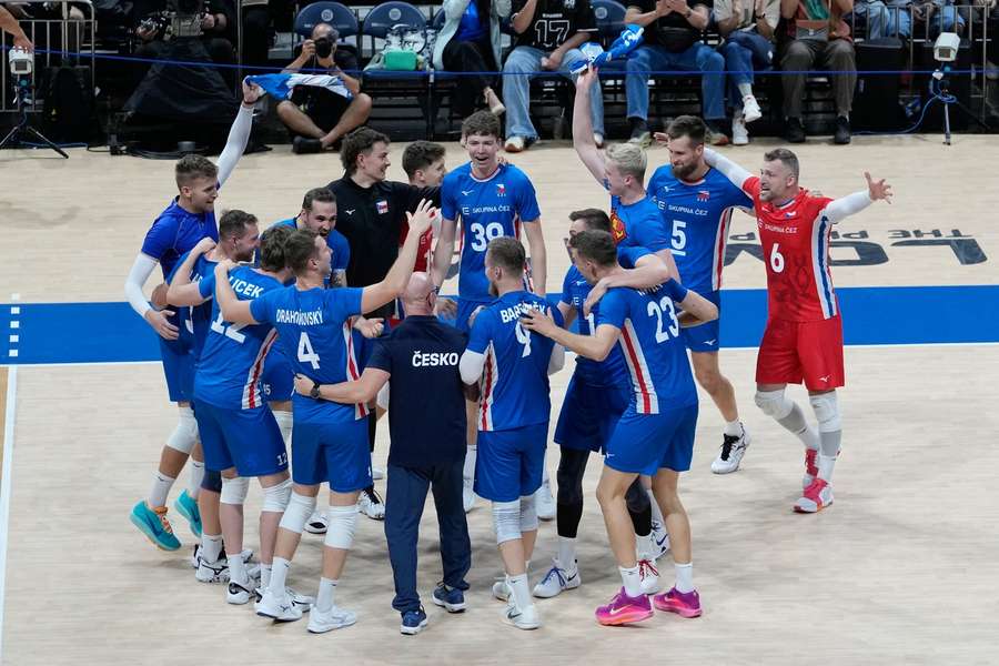 Nový národní sport i historka pro vnoučata. Úspěch volejbalistů hýbe sociálními sítěmi