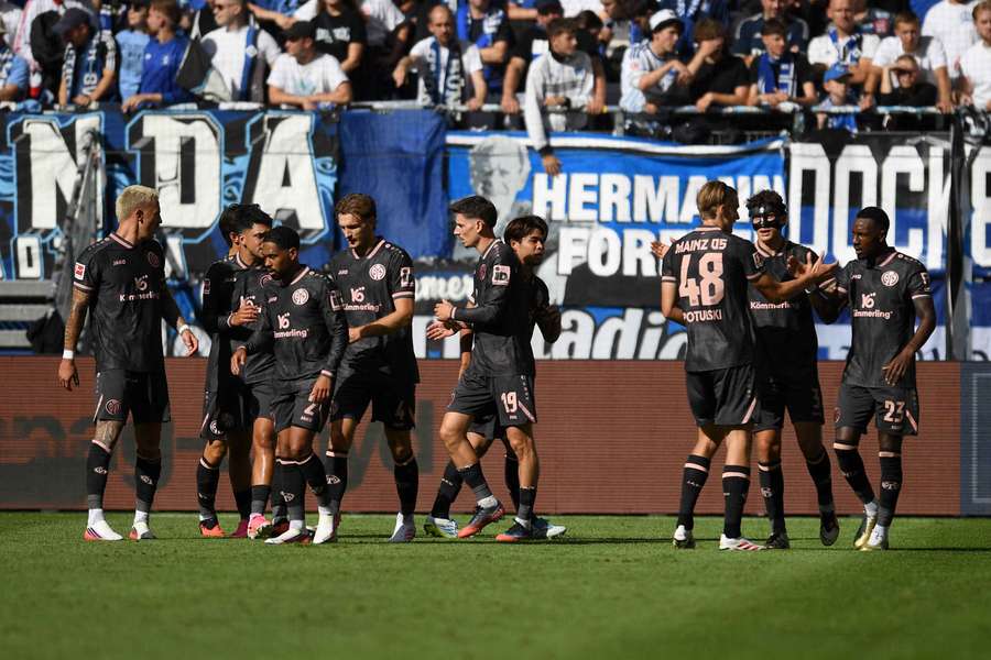 Mohuč vyhrála v Hamburku jednoznačně 5:0. Mohuč vyhrála v Hamburku jednoznačně 5:0.