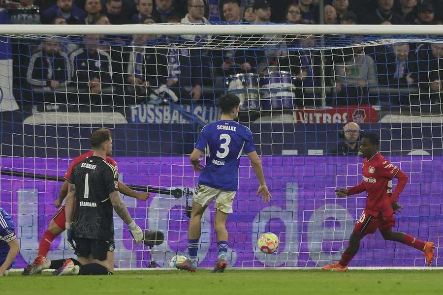 Bayer Leverkusen a învins Schalke cu 3-0