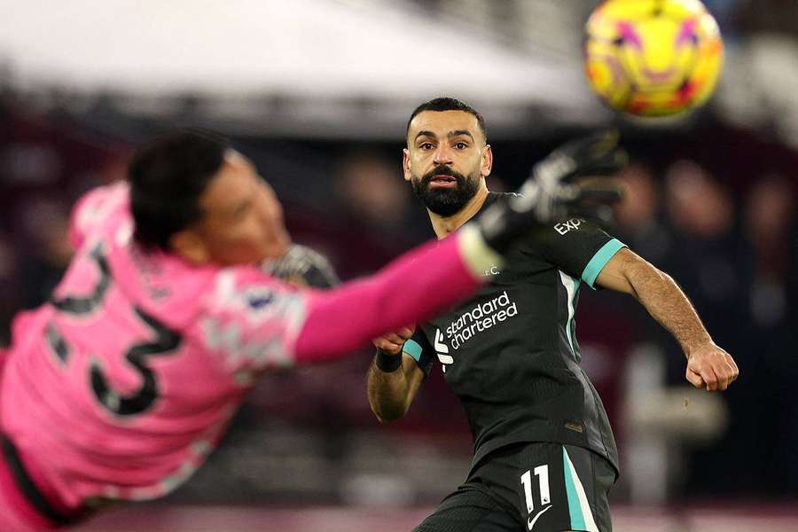 Mo Salah "zasługuje" na miano "niezwykłego" zawodnika, mówi Slot 