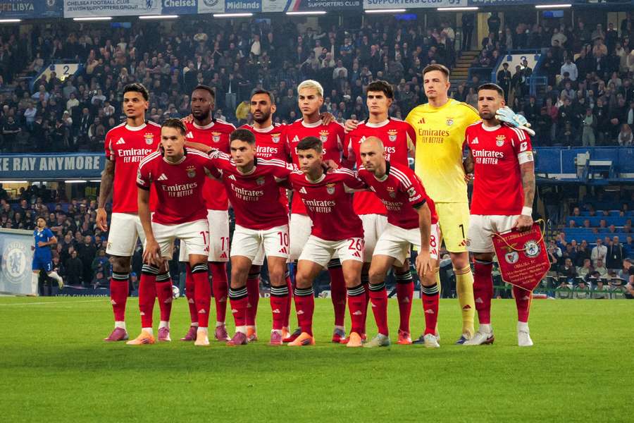 O onze do Benfica em Stamford Bridge O onze do Benfica em Stamford Bridge
