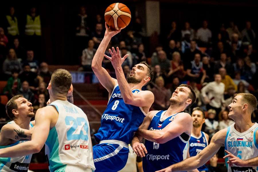 Satoranský zapsal patnáct bodů.