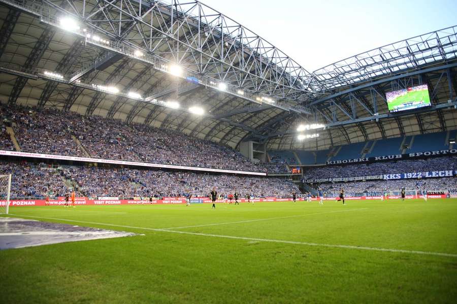 Lech wyprzedał stadion prawie miesiąc przed meczem z Legią, Lechia wciąż ma bilety na jutro