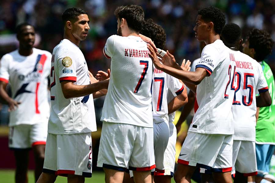 I giocatori del PSG durante la partita contro il Seattle di lunedì.