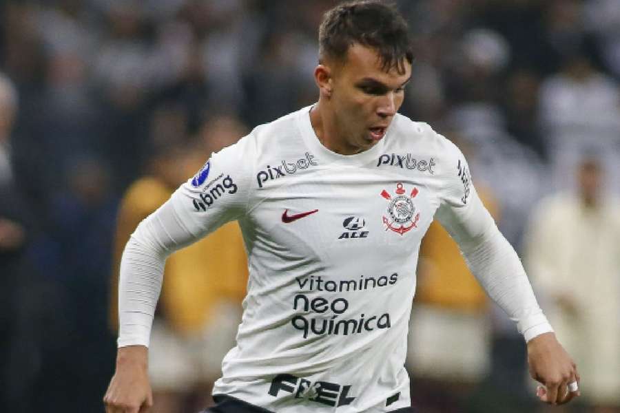 Giovane em ação pelo Corinthians na temporada passada