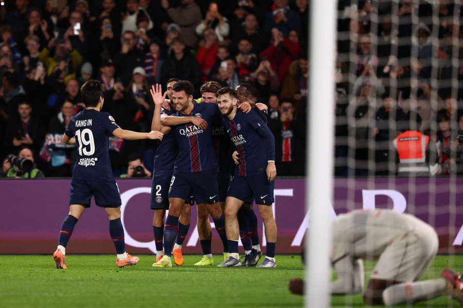 Ramos célébré par ses coéquipiers ce samedi.