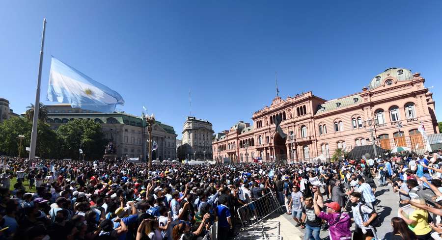 Plaza de Mayo il giorno dei funerali di Diego Armando Maradona Plaza de Mayo il giorno dei funerali di Diego Armando Maradona