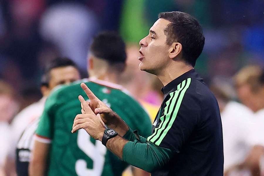 Rafa Márquez, dando instrucciones durante el Mundial de 2026