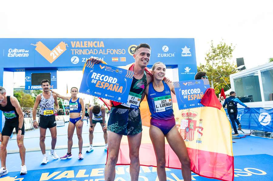 Récords de España de media maratón para Carlos Mayo y Laura Luengo en Valencia