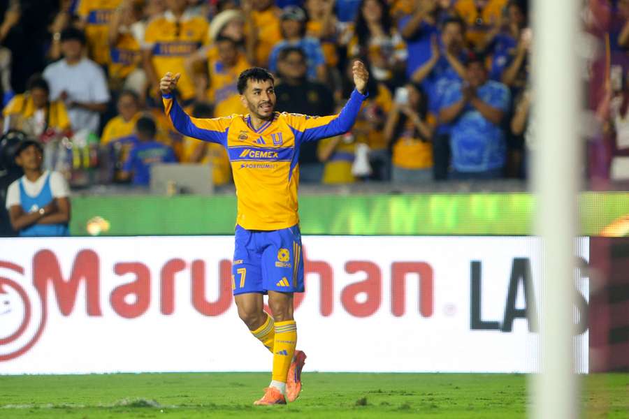 Ángel Correa se alista para jugar su primer clásico regio frente a Sergio Ramos