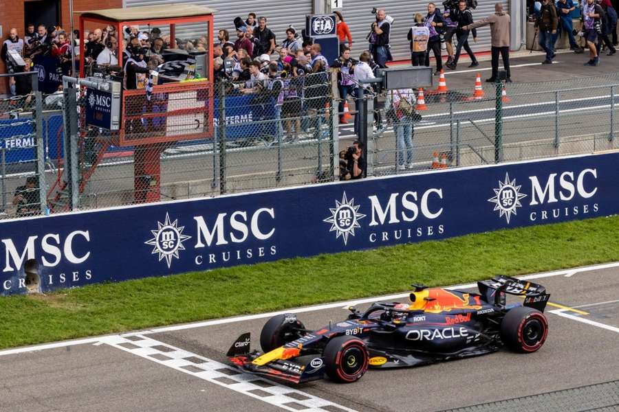 Max Verstappen, piloto da Red Bull, tem dominado a Fórmula 1