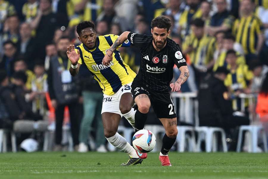 Rafa Silva dribbles past Fred Rafa Silva dribbles past Fred