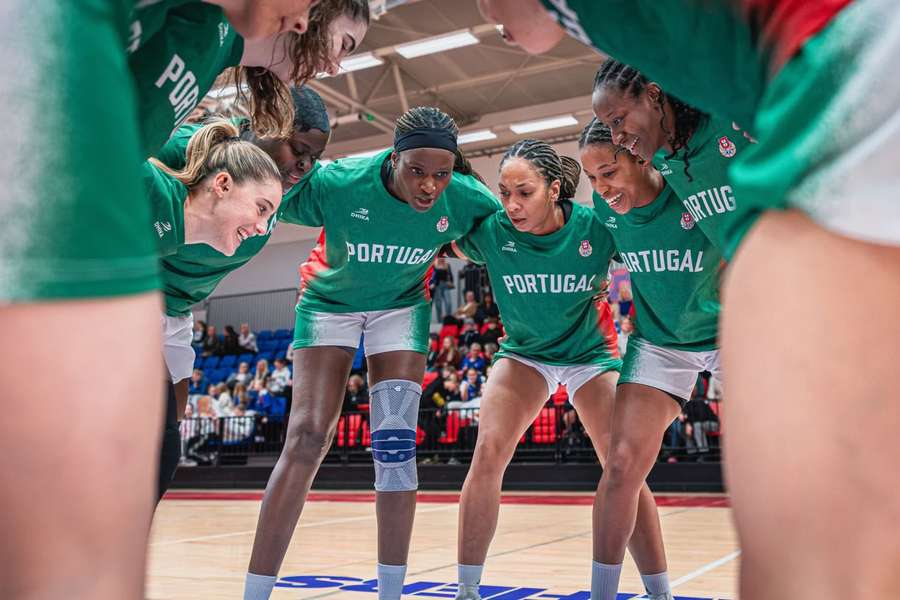A seleção nacional feminina A seleção nacional feminina