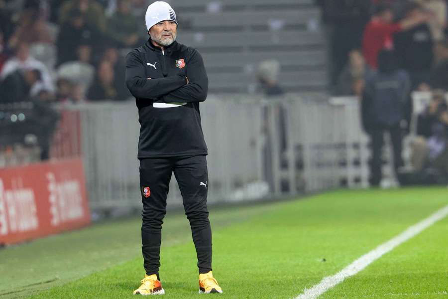 Sampaoli, en la banda viendo la victoria del Rennes