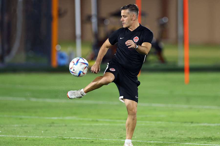 John Herdman showing off his footwork in Canada's training