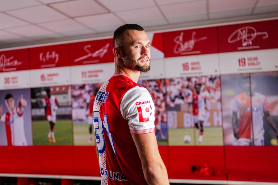 Erik Prekop opouští Slavii. Erik Prekop opouští Slavii.