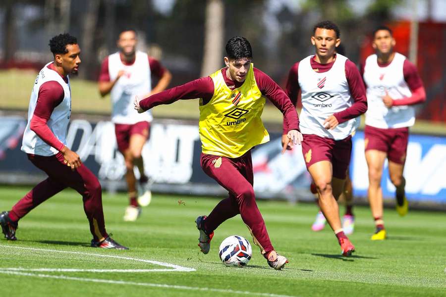 O Athletico-PR não vence há seis rodadas